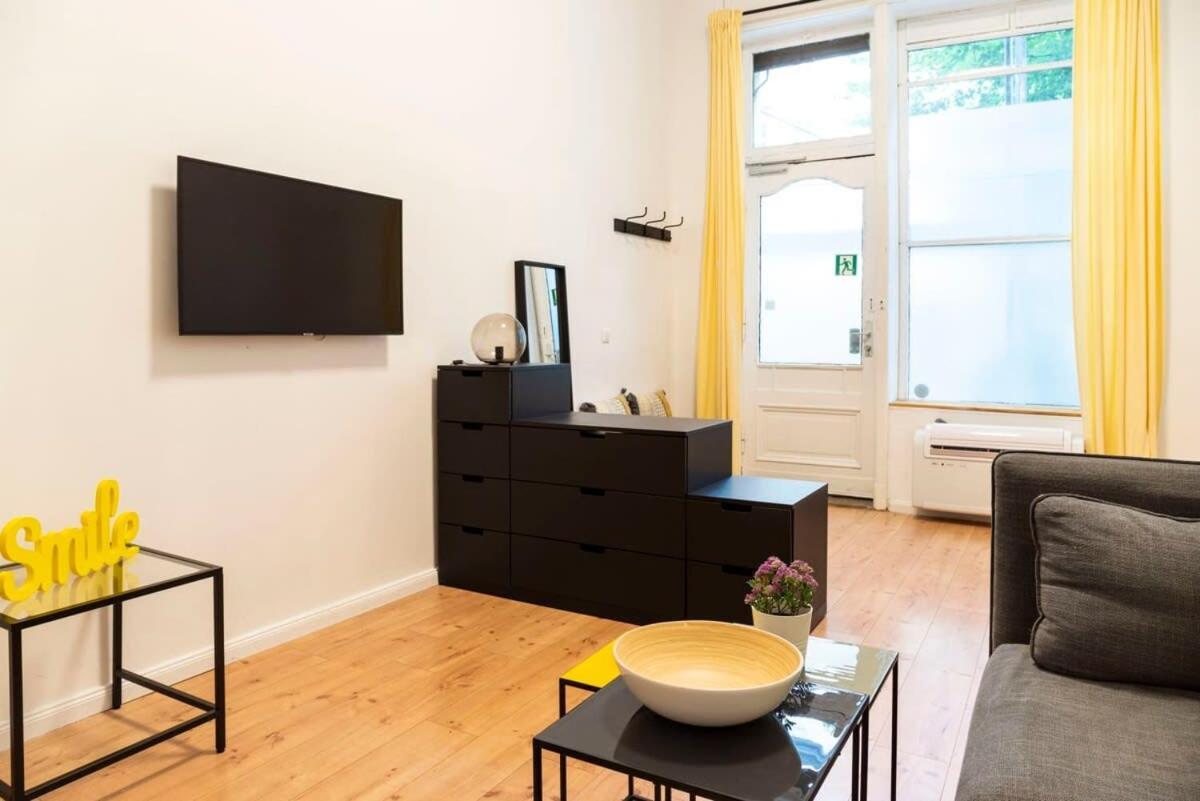 Spacious Two Br Plus Ac Plus Selfcheckin Berlin Exterior foto